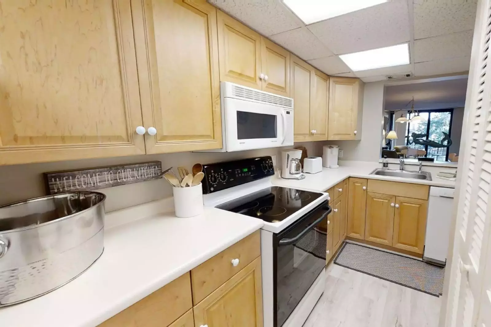 Clean and bright kitchen