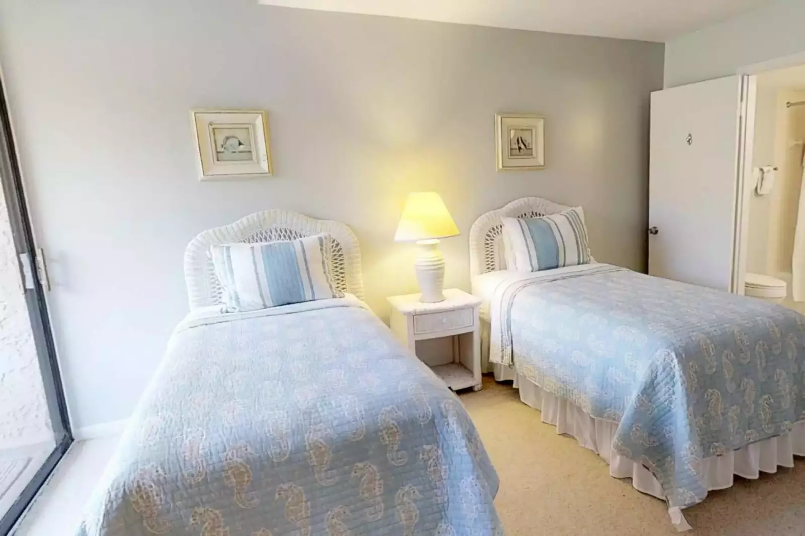 En suite bath in guest bedroom