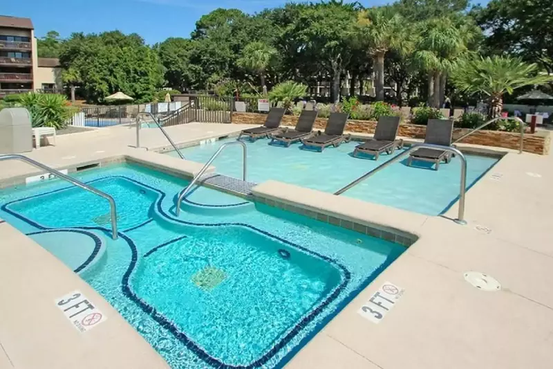 Relax poolside