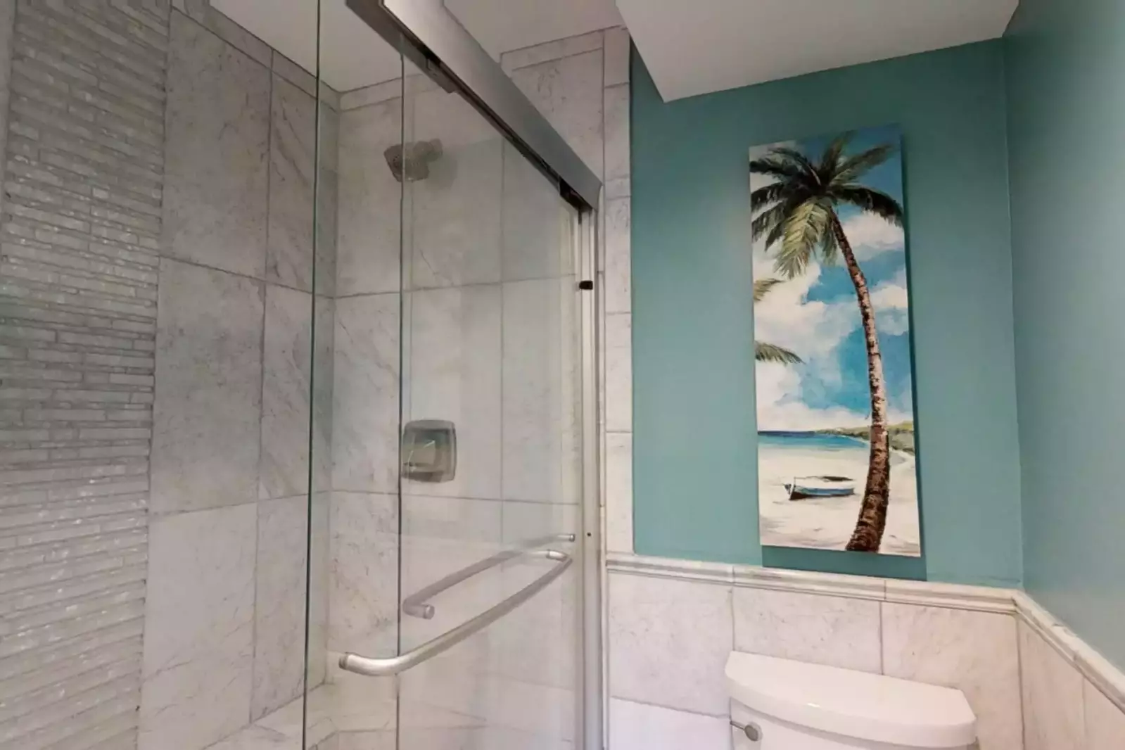 Master shower located in en suite bath