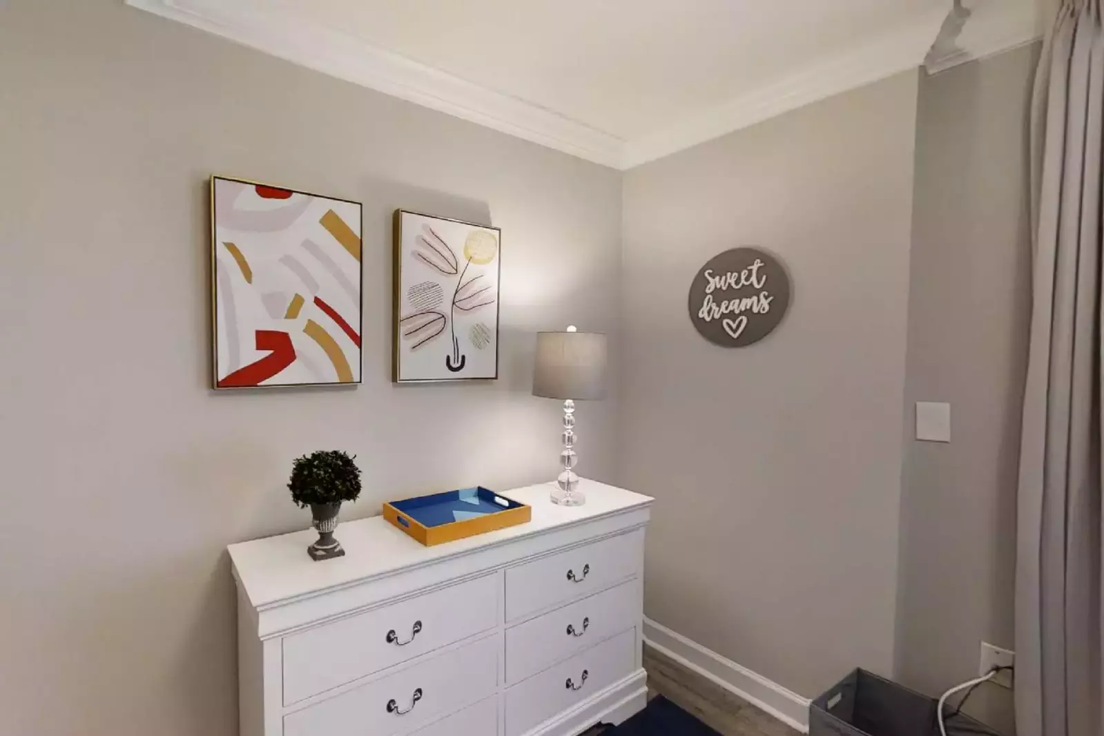 pretty touches throughout