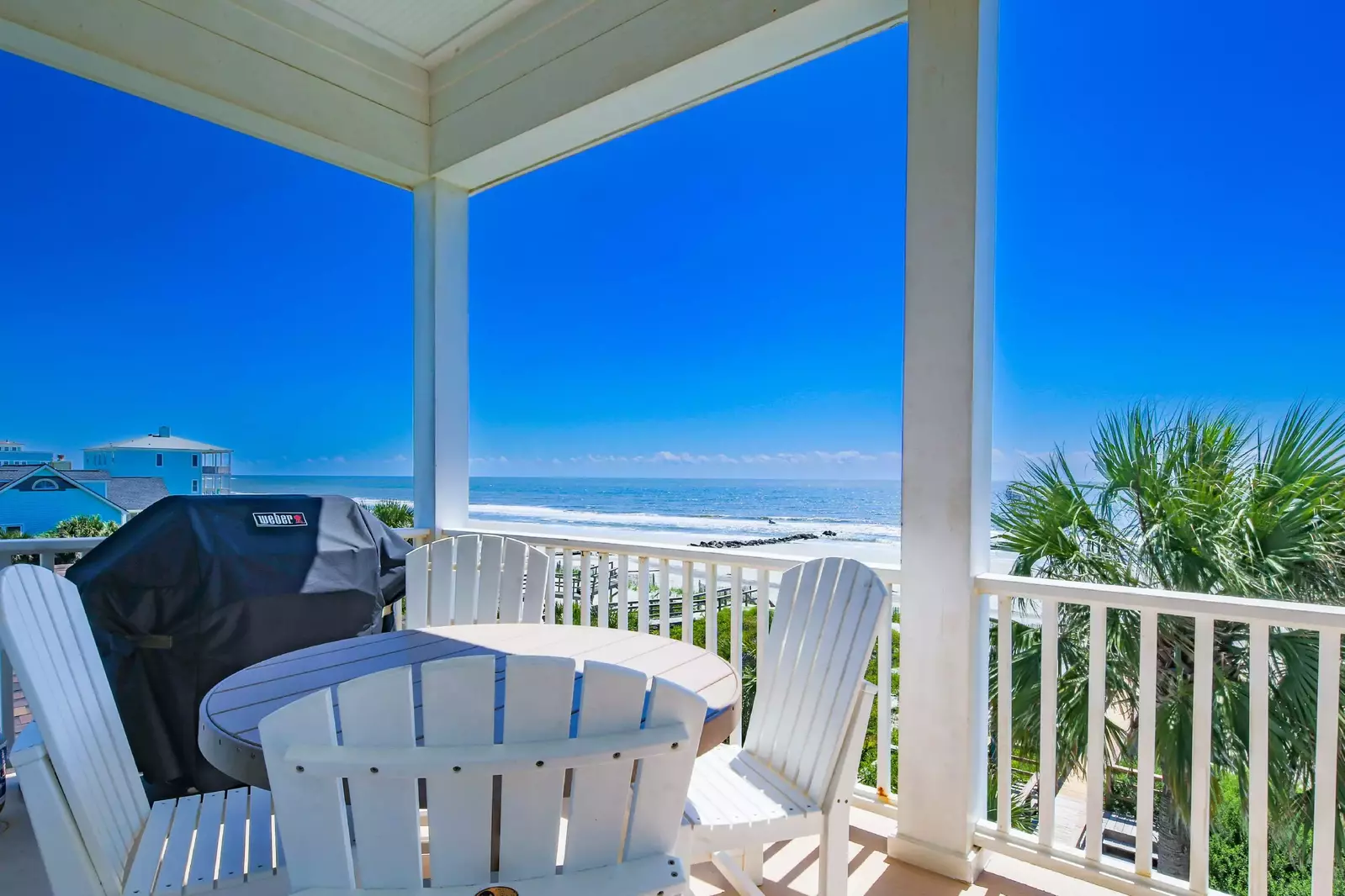 There is a gas BBQ on the deck off of the kitchen and living room.