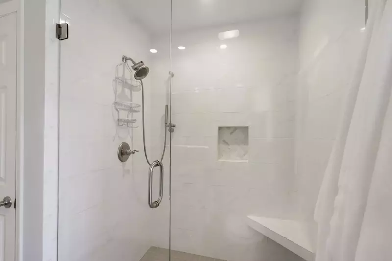 Master En suite Bathroom