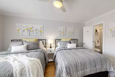 18 Courtside Villas