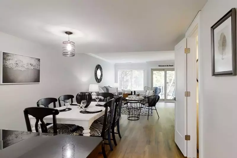 18 Courtside Villas