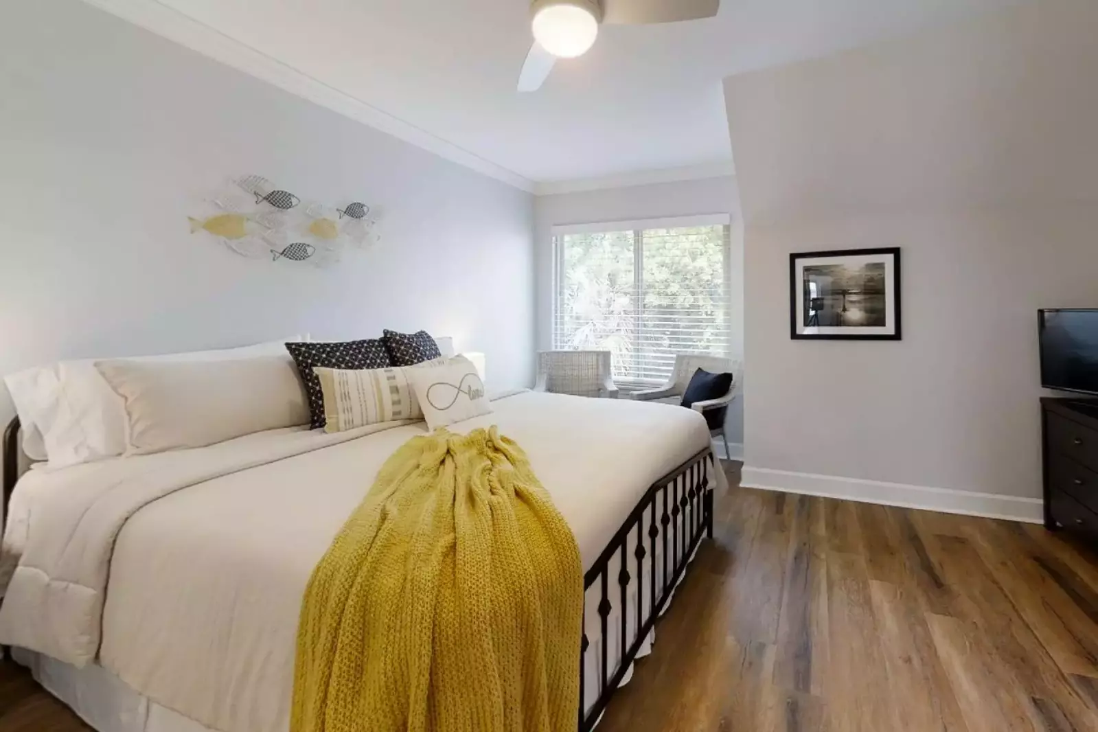 Mater suite with King Bed