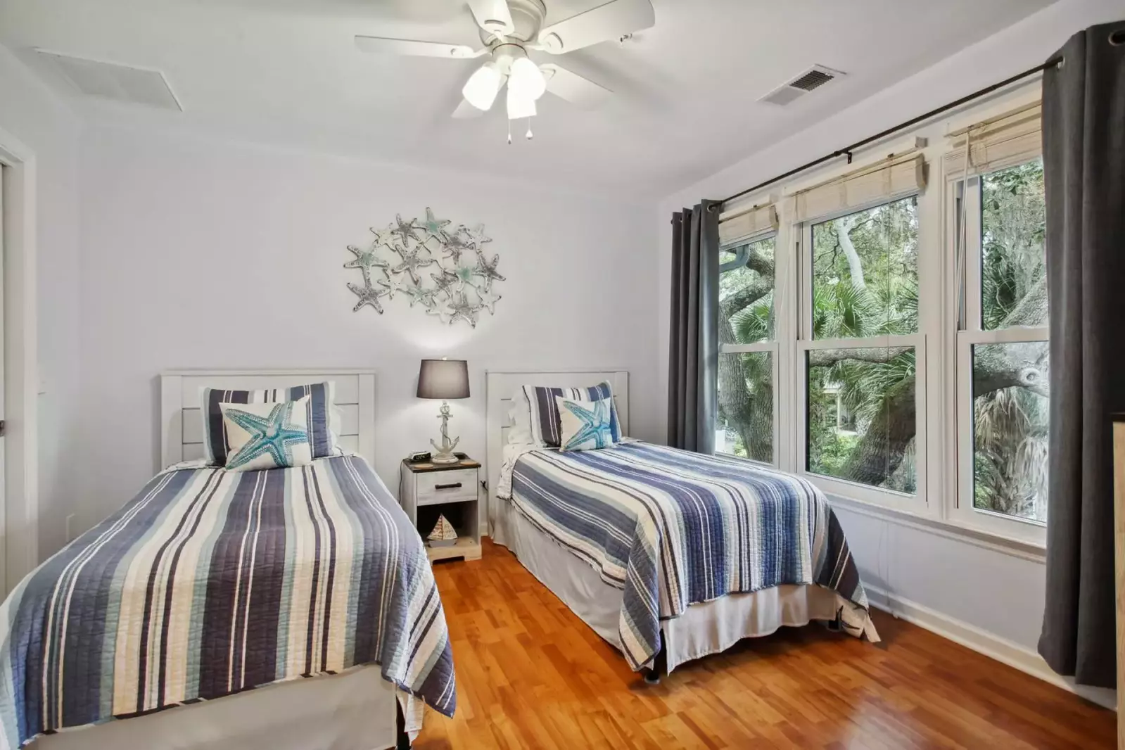 Guest Bedroom with two twin beds