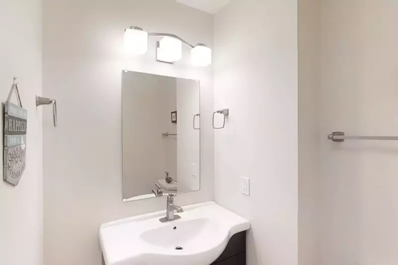 En suite bath-Bedroom #2