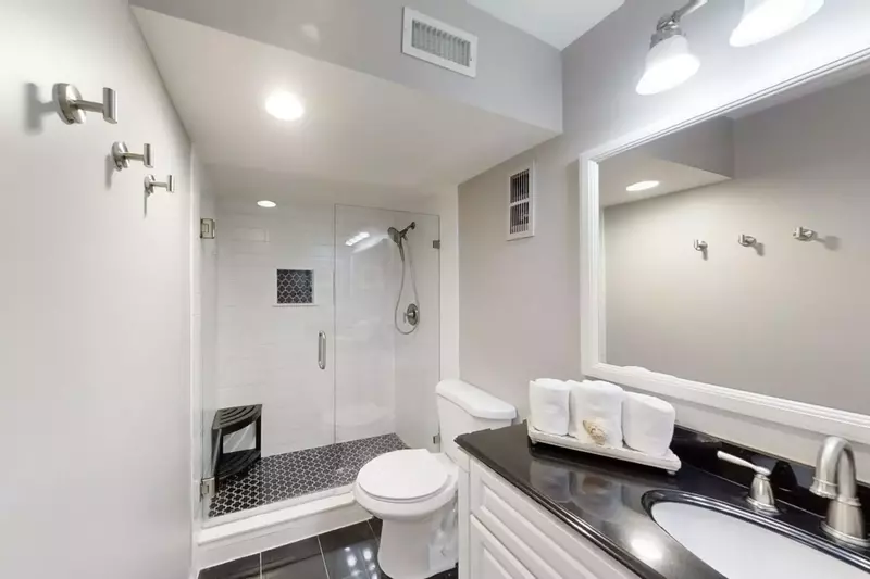 Spa-like walk in shower