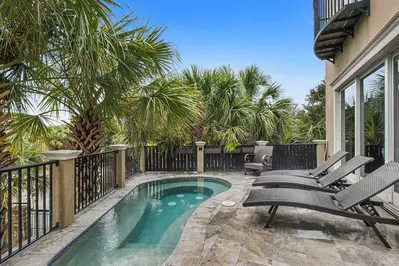 Splash pool & Outdoor living space Main Floor