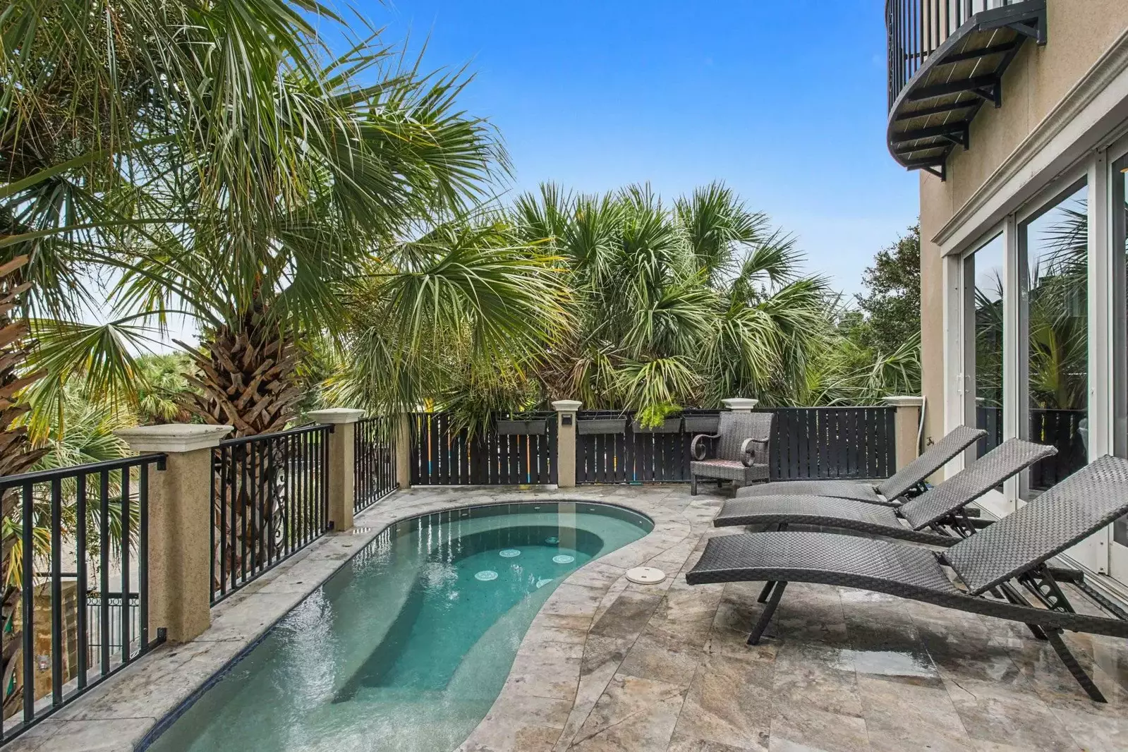 Splash pool & Outdoor living space Main Floor