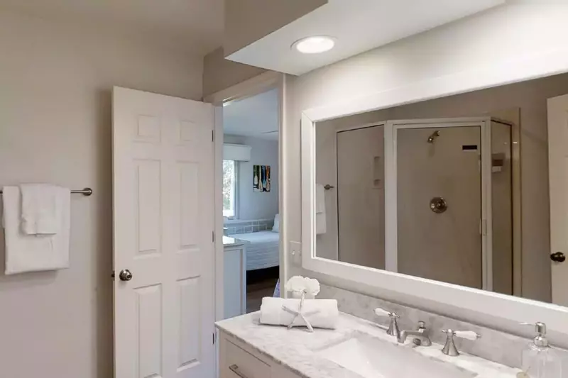 Guest Bath on First Floor