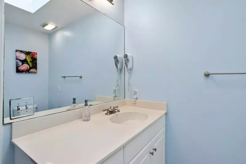 Bedroom #4 En Suite Bath