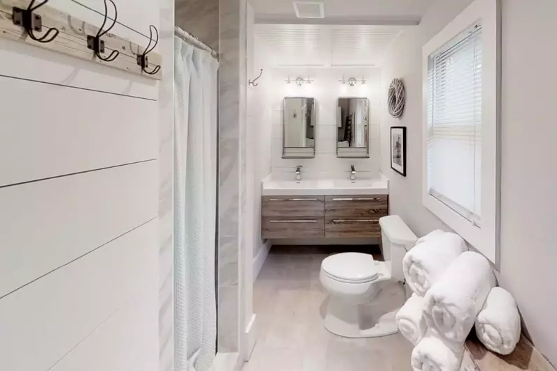 Master en suite bath with shower, double vanity and plenty of storage
