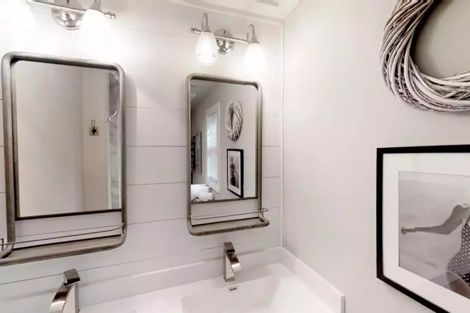 Master en suite bath with double vanity