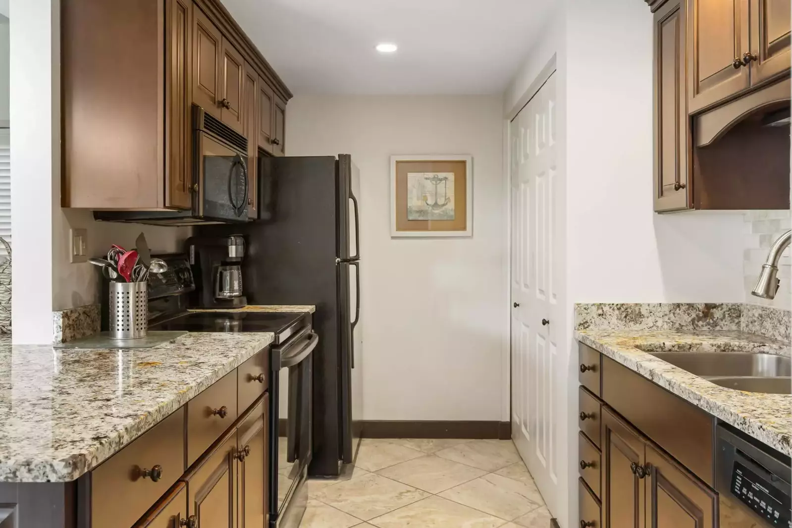 Fully equipped kitchen