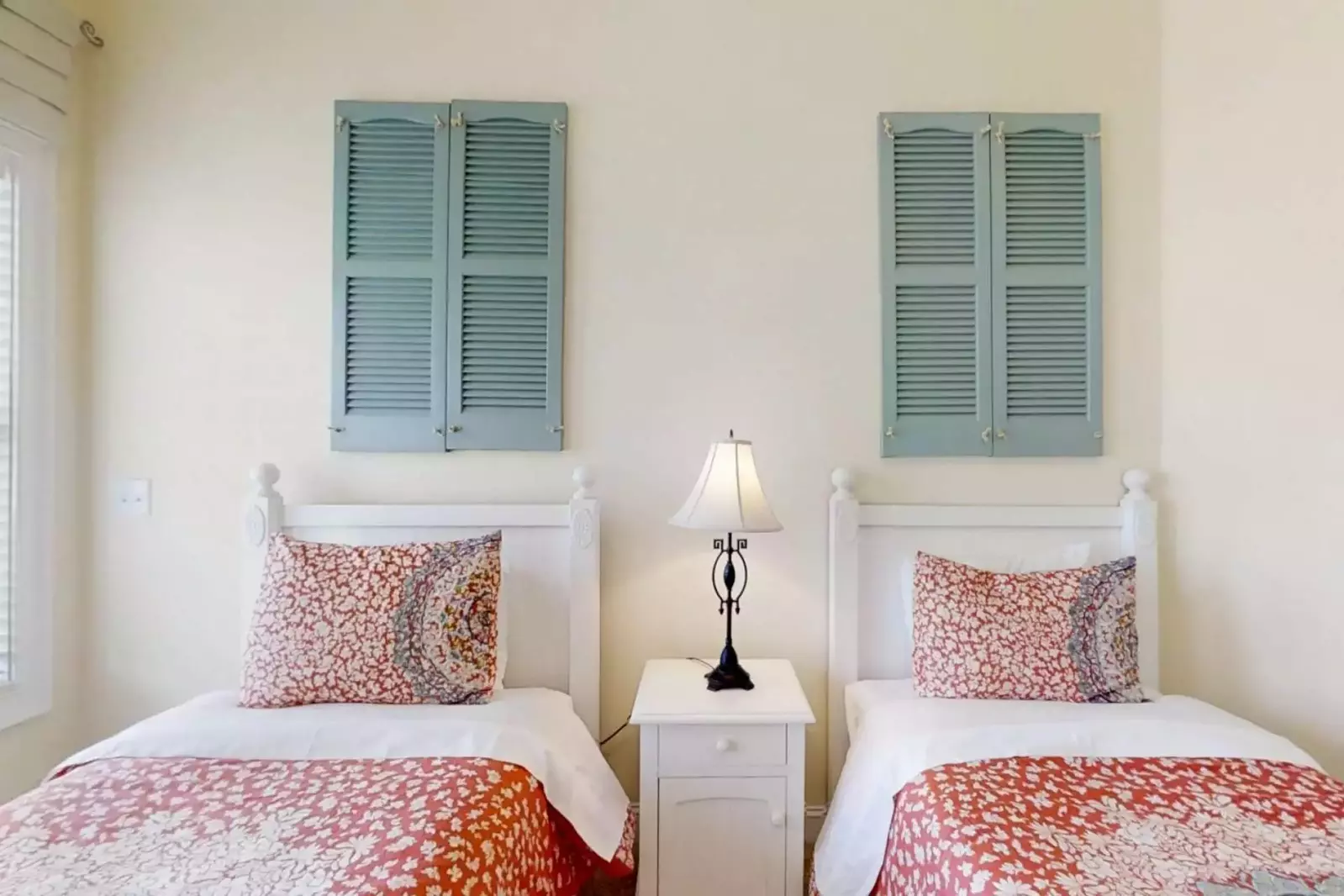 Guest bedroom #4-two twin beds