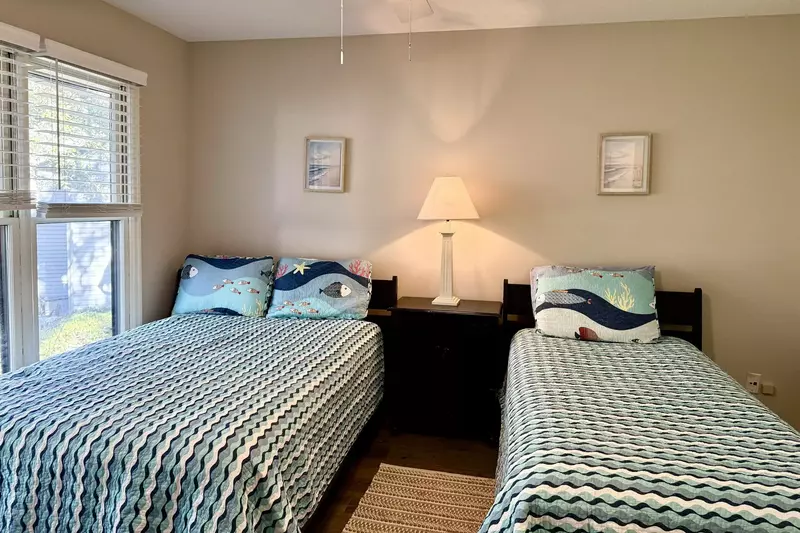 Guest Bedroom with Queen Bed and Twin Bed