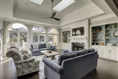 High ceilings, comfortable seating