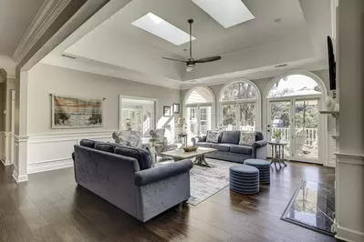 Beautiful light to enjoy!