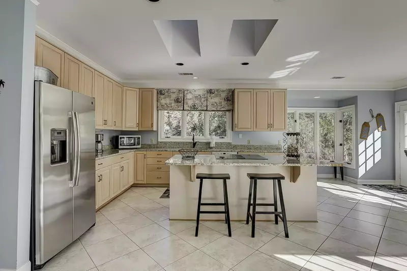 The fully equipped kitchen