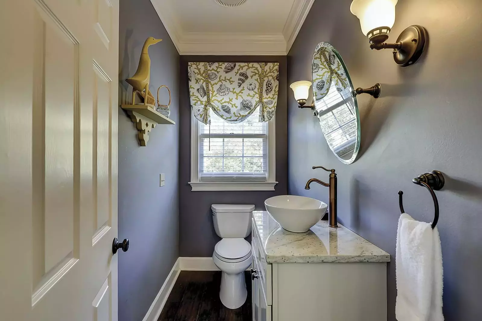 Guest bathroom close to Bedroom #4