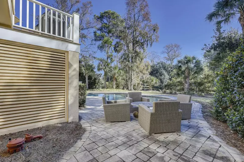 Sit poolside with a cool drink!