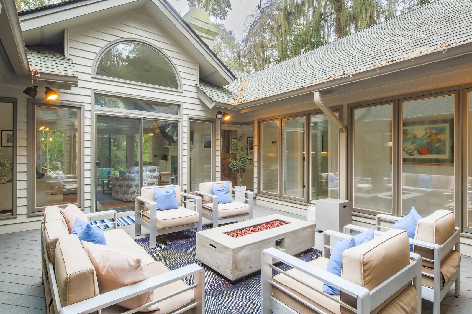 Welcome to the Blue Mermaid!