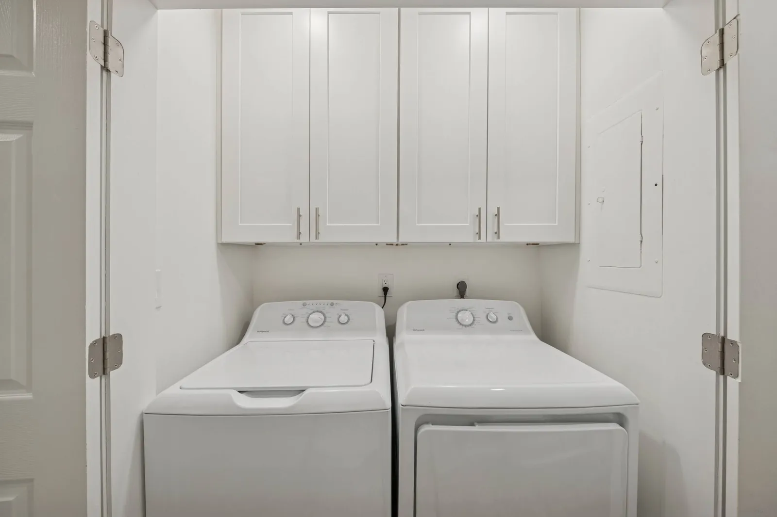 Laundry Closet with Washer and Dryer