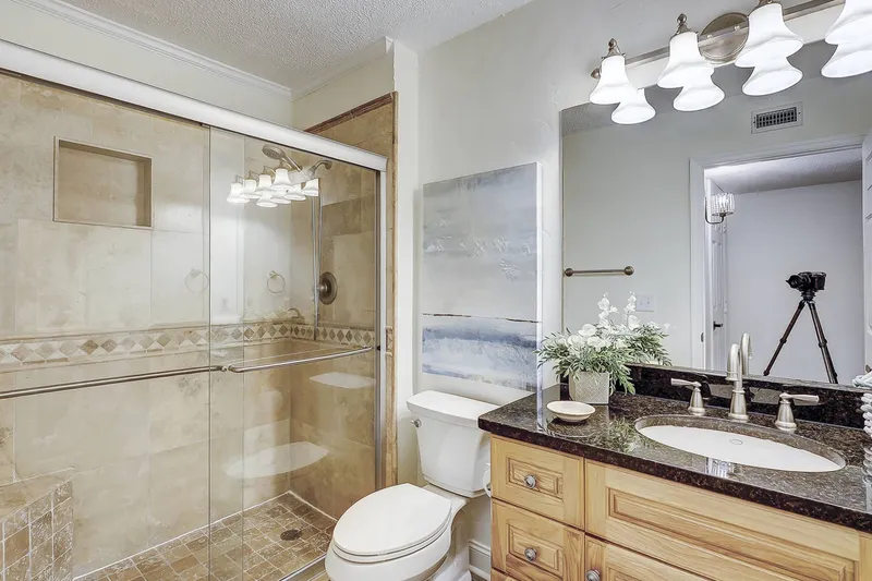 Primary En Suite Bath with Beautiful  Walk-in Shower