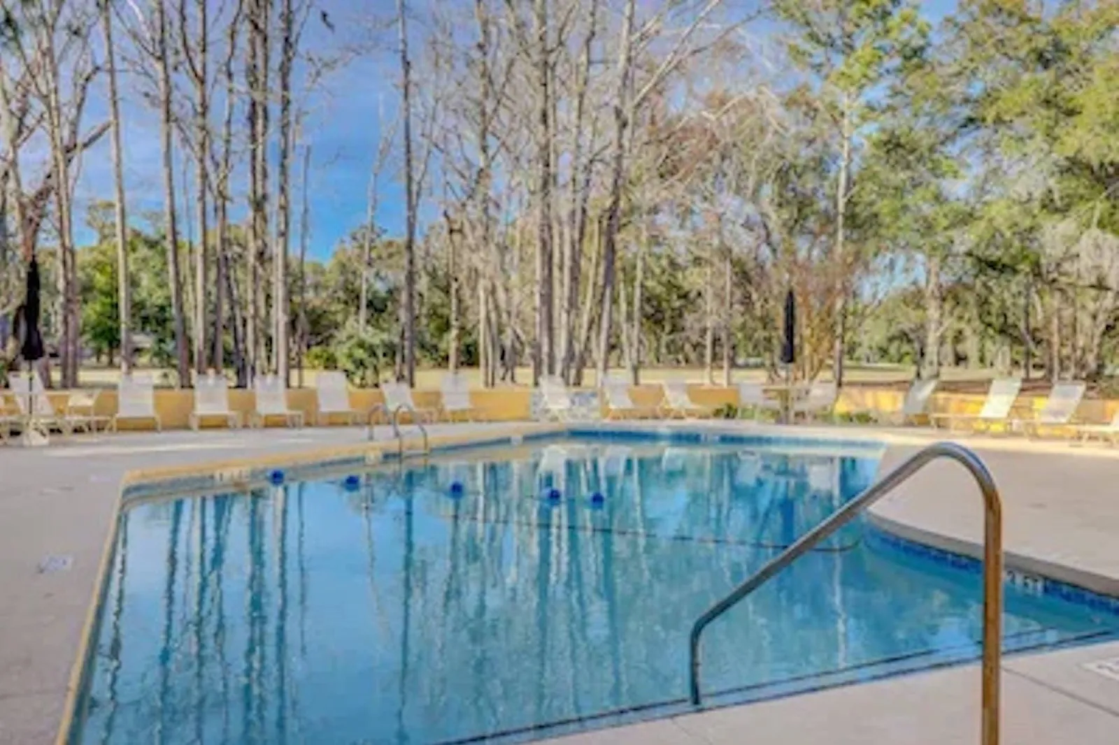 Devonshire Community Pool
