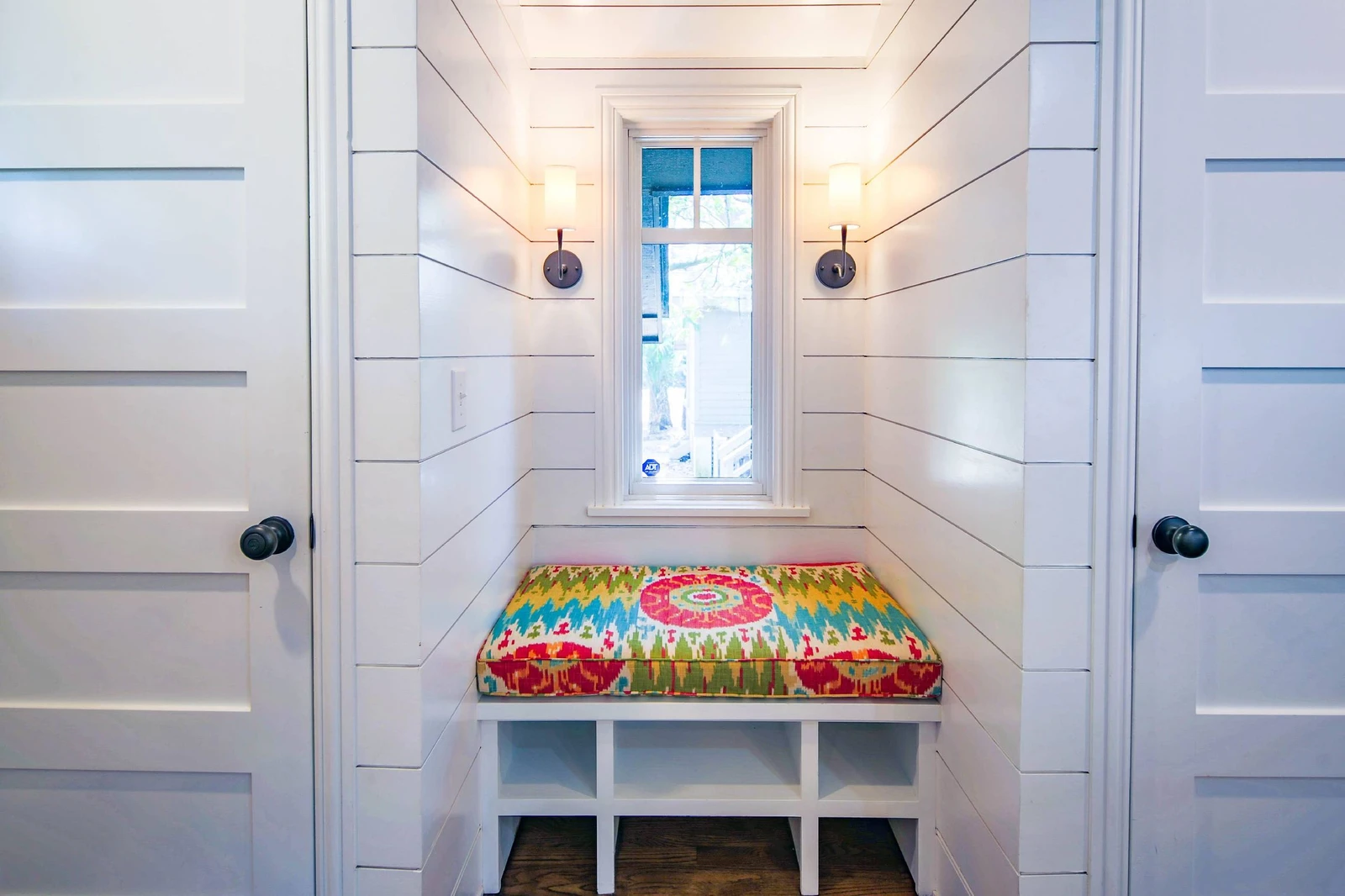 When you enter the front door, you'll find this bench in the entryway.