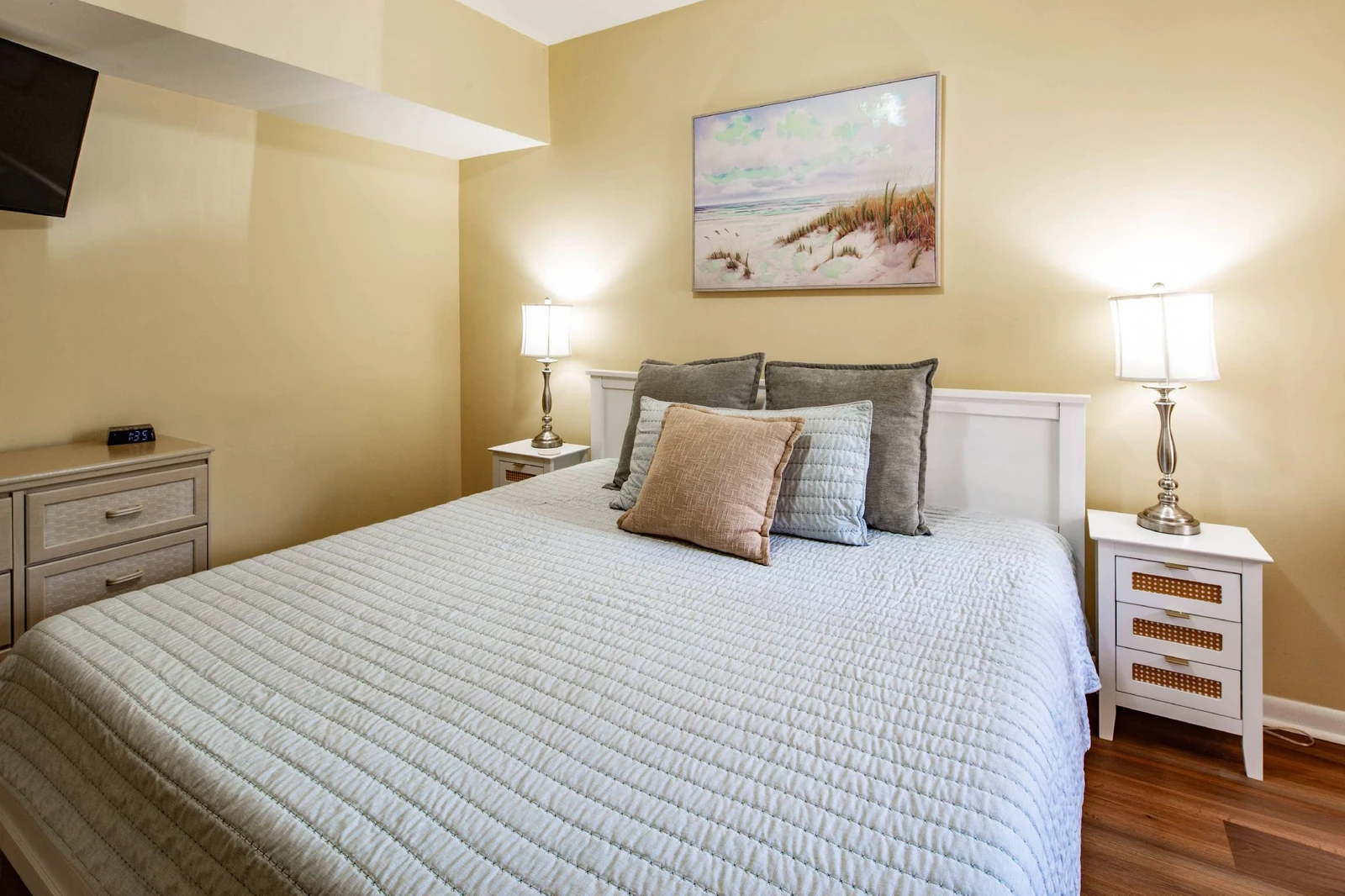 Good Vibes features two comfortable bedrooms.