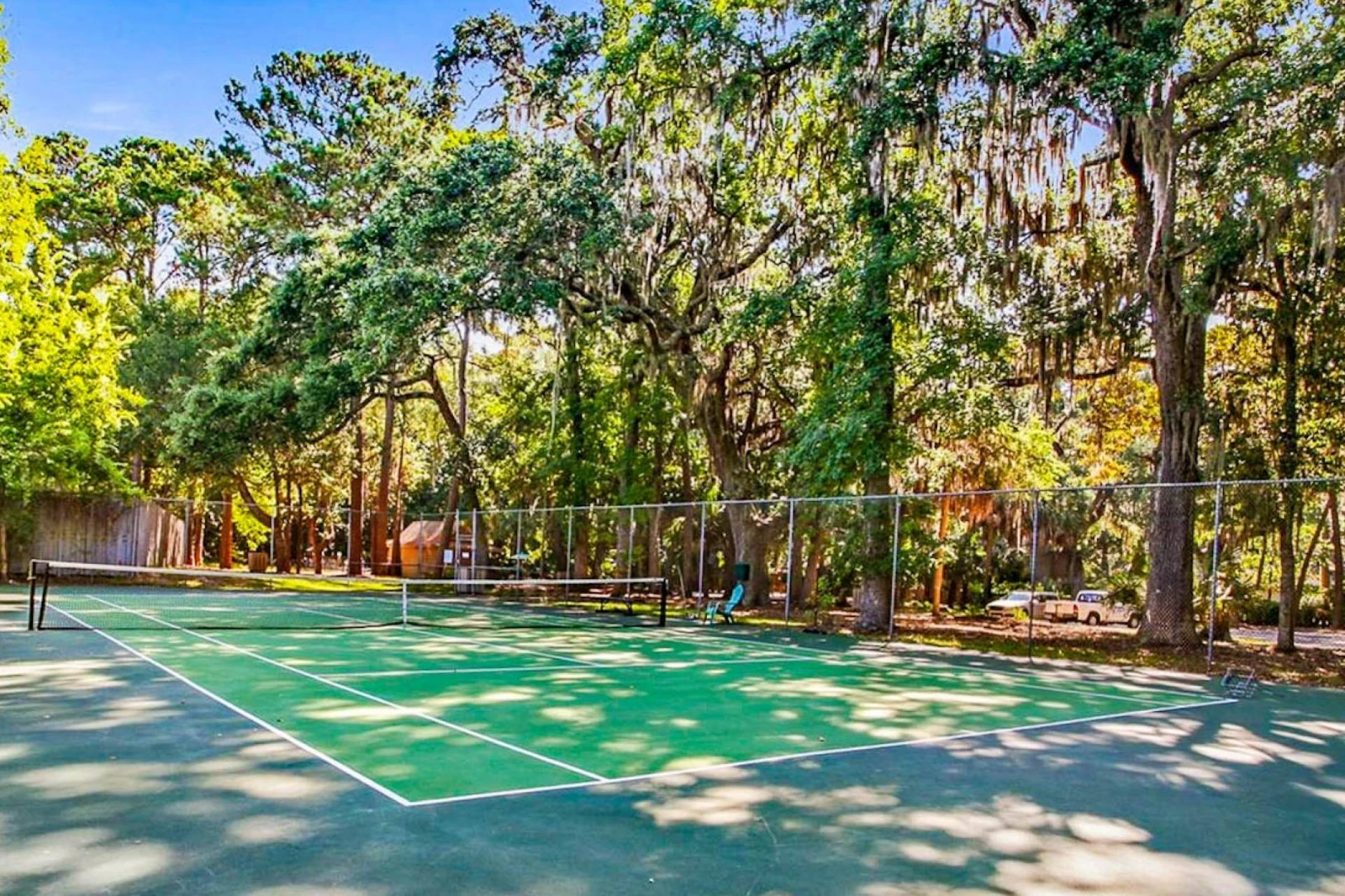 Guests of Beach Runners may also access the Greenwood Forest community tennis courts.