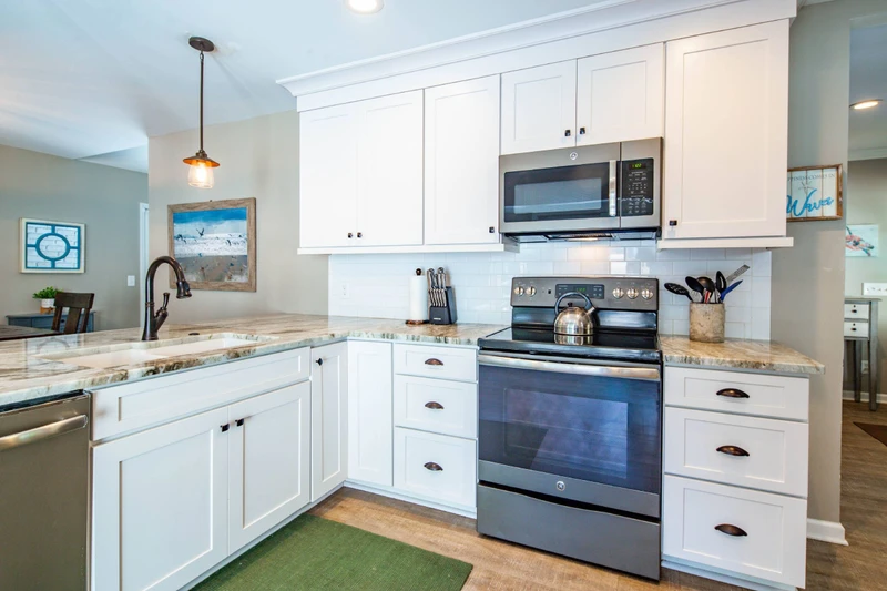 There's plenty of room in the spacious kitchen for you and your family to prepare their meals.