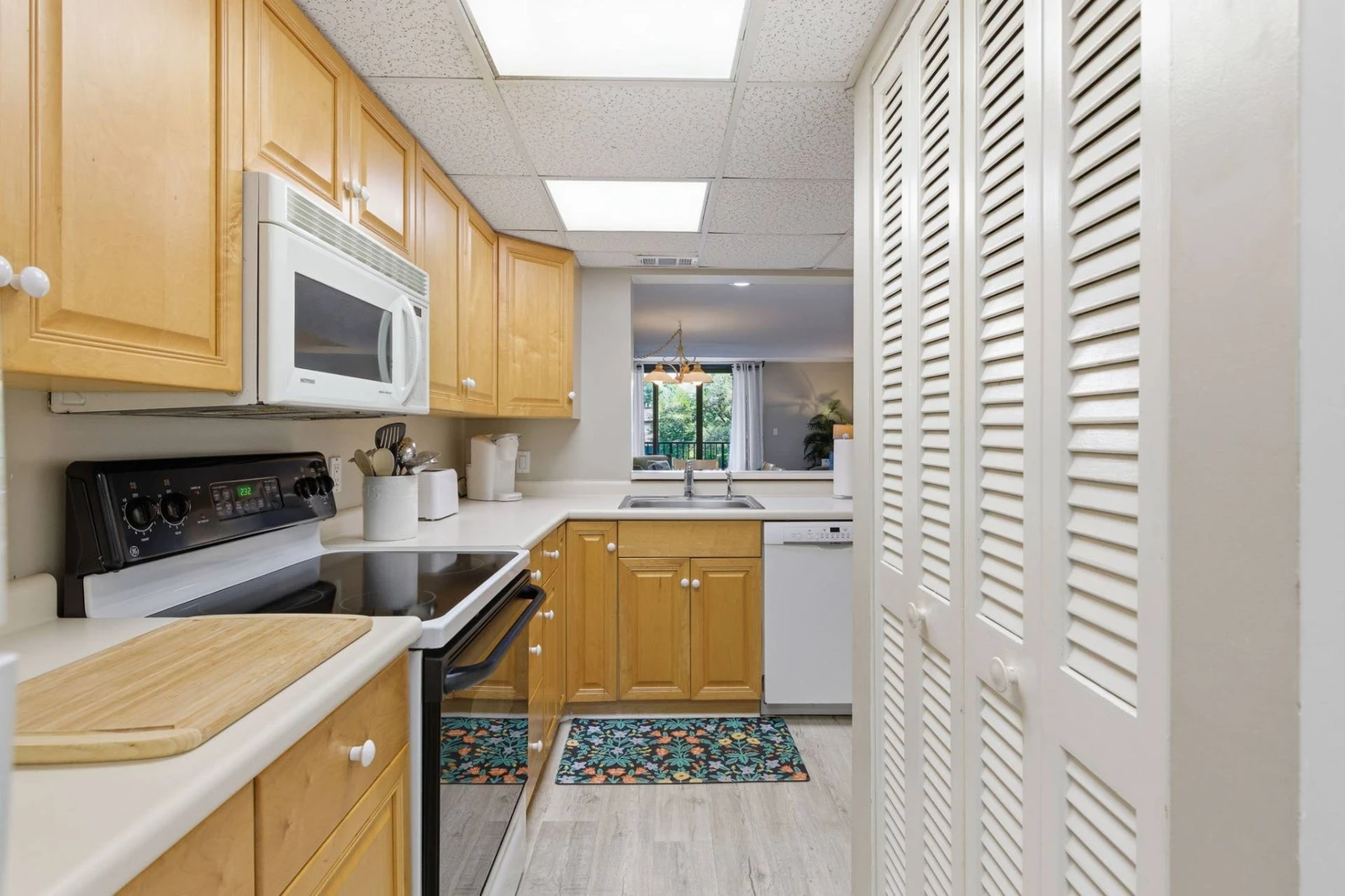 Island Club 111