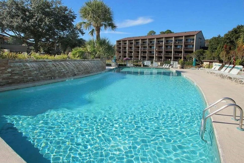 Island Club 111