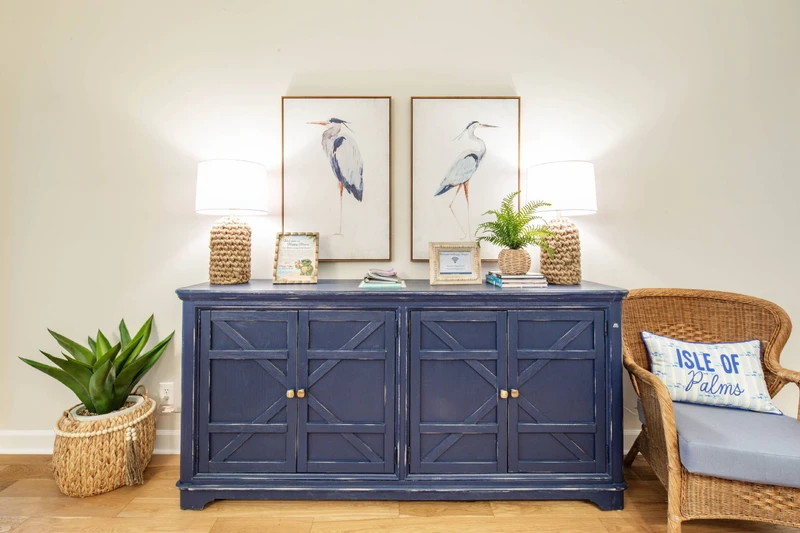 This hutch separates the primary suite from the guest bedroom and hallway bathroom.
