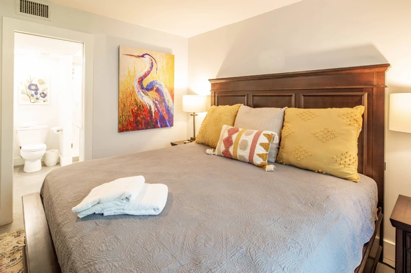 This guest bedroom also has an en suite bathroom