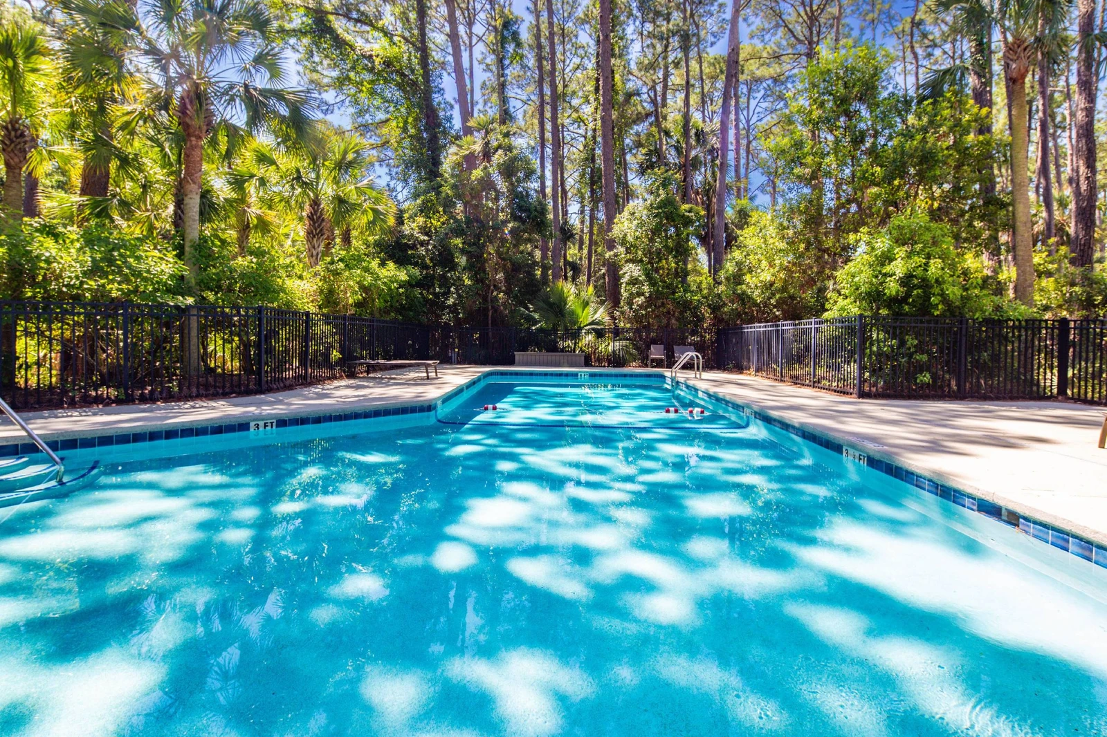 Guests of Duneside Angel may access the Duneside Villas community pool.